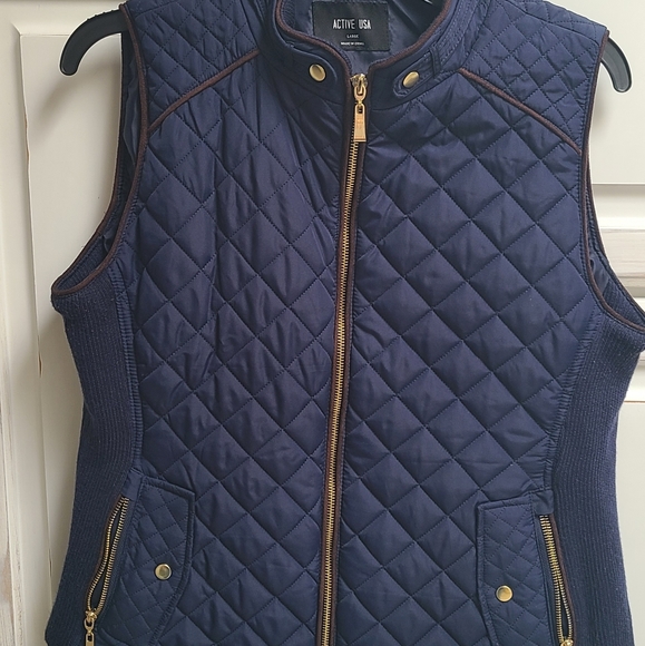 Vest - Picture 1 of 6